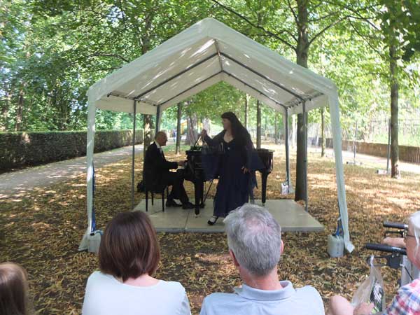 Flanierkonzert im Schloßpark Rumpenheim